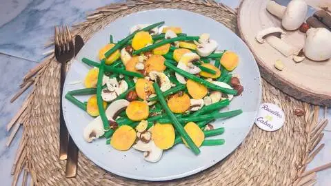 Recette de Salade de haricots verts aux noisettes et champignons - Quenelles poêlées