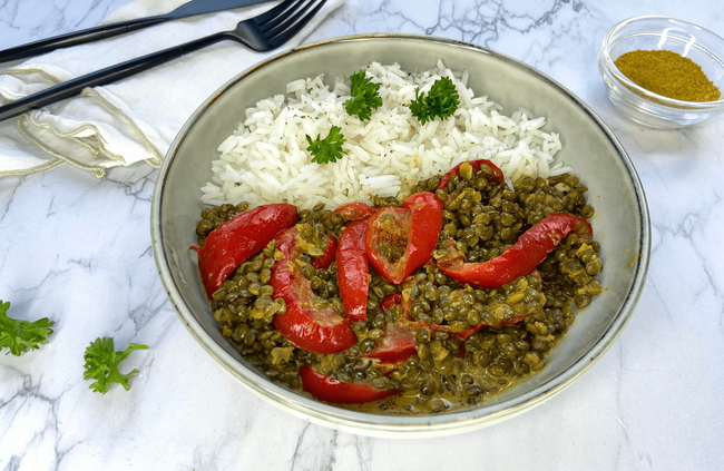 Recette Curry de lentilles aux poivrons confits - Riz, plaisir de cuisiner au quotidien.