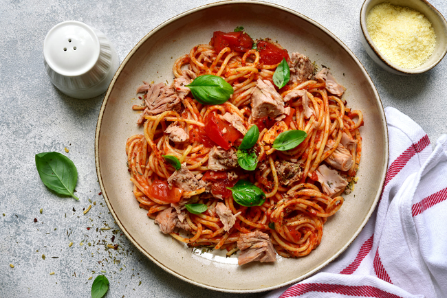 Recette Spaghetti sauce au thon - Salade de mâche, plaisir de cuisiner au quotidien.