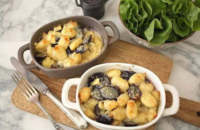 Recette Gnocchis gratinés chèvre-raisins frais, plaisir de cuisiner au quotidien.