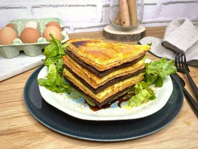 Recette Mille feuille d'omelette provençale - Salade verte (SG), plaisir de cuisiner au quotidien.