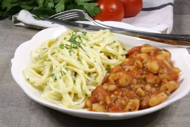 Recette Spaghettis aux herbes fraiches et haricots blancs à la tomate, plaisir de cuisiner au quotidien.