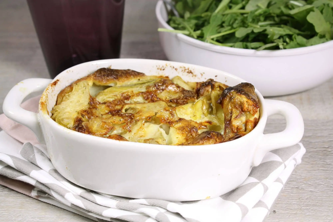 Recette Clafoutis de cœurs d'artichauts au gorgonzola - Salade de roquette, plaisir de cuisiner au quotidien.